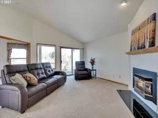 Photo #2: 21155187 Listing