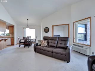 Photo #3: 21155187 Listing