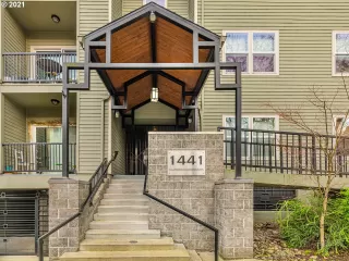 Photo #3: 21155425 Listing