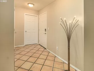 Photo #6: 21155425 Listing