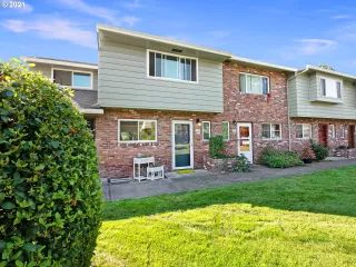 Photo #4: 21155454 Listing