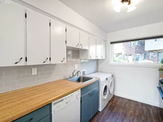 Photo #6: 21155454 Listing