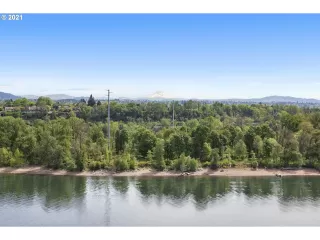 Photo #4: 21155638 Listing