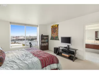 Photo #6: 21155638 Listing