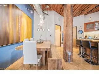 Photo #6: 21155641 Listing 