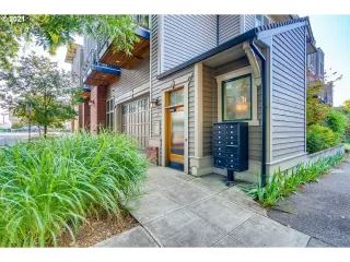 Photo #1: 21155794 Listing 