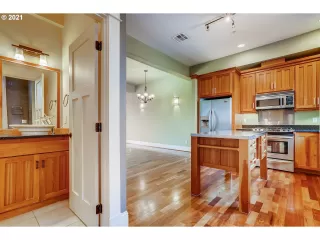 Photo #4: 21155794 Listing 