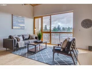 Photo #3: 21156538 Listing