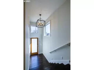 More Details about MLS # 21156759 : 4021 NE 7TH AVE