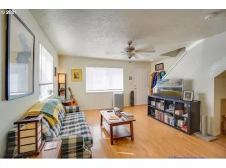 Photo #4: 21156861 Listing