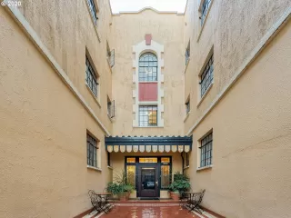 Photo #1: 21157204 Listing