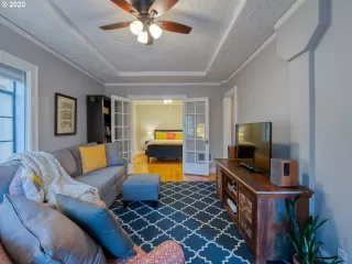 Photo #6: 21157204 Listing