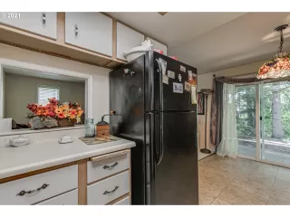 Photo #6: 21158121 Listing