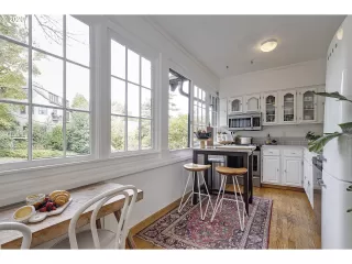 Photo #4: 21158878 Listing