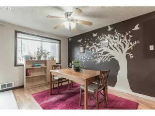 Photo #5: 21158976 Listing