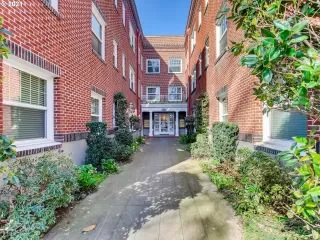 Photo #2: 21160664 Listing