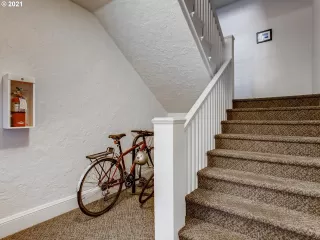 Photo #6: 21160664 Listing