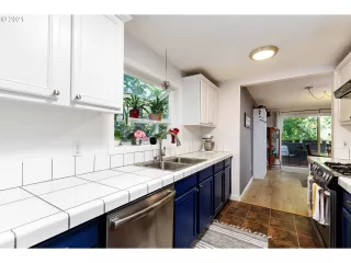 Photo #3: 21160683 Listing