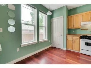 Photo #4: 21161391 Listing