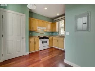 Photo #6: 21161391 Listing