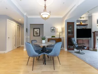 Photo #5: 21161454 Listing