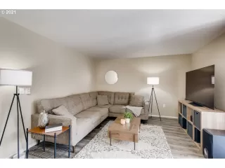 Photo #3: 21161485 Listing