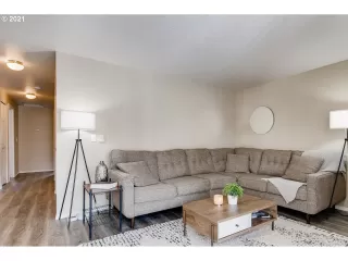 Photo #4: 21161485 Listing