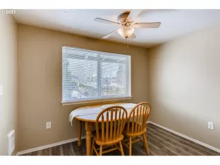 Photo #6: 21161485 Listing