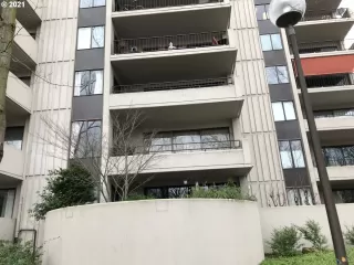 Photo #4: 21161492 Listing