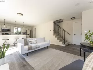 Photo #5: 21161741 Listing