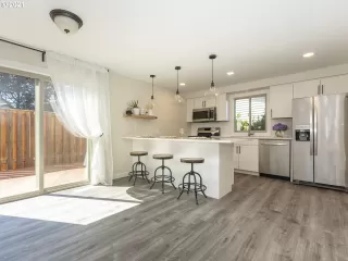 Photo #6: 21161741 Listing