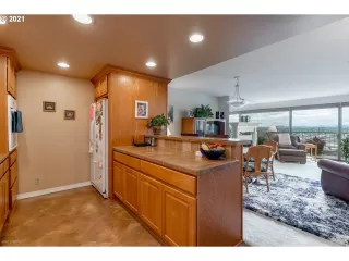 Photo #2: 21162119 Listing