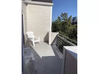 Photo #2: 21162437 Listing