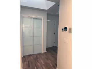 Photo #4: 21162437 Listing