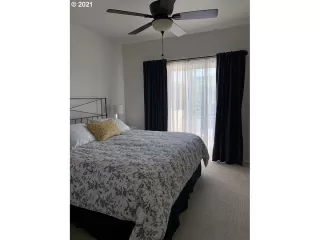 Photo #5: 21162437 Listing