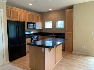 Photo #5: 21162889 Listing 