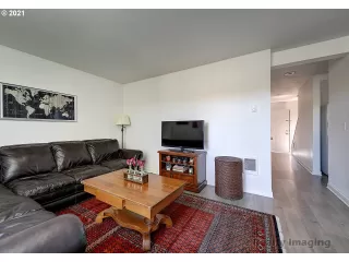 Photo #3: 21162964 Listing