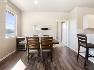 Photo #3: 21162984 Listing 