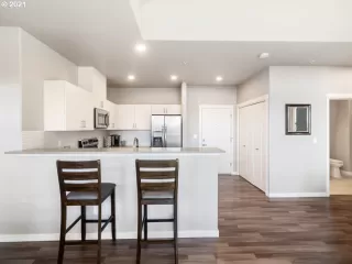 Photo #4: 21162984 Listing 