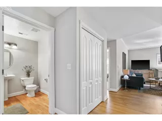 Photo #3: 21163520 Listing