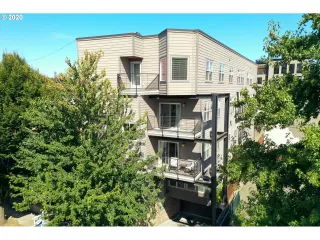 Photo #4: 21163520 Listing