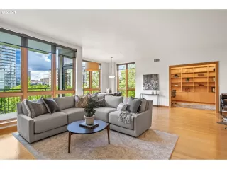 Photo #2: 21163763 Listing 