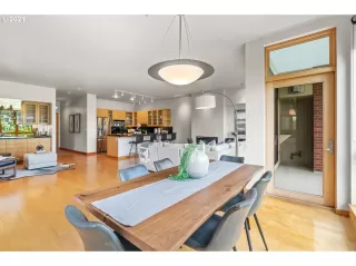 Photo #4: 21163763 Listing 