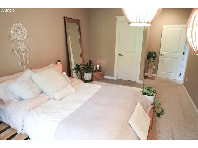 MLS: 21164462 Condo For Sale