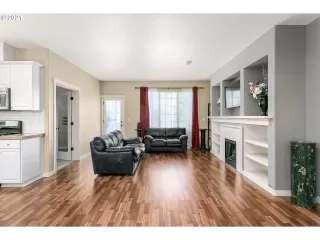 Photo #6: 21164540 Listing