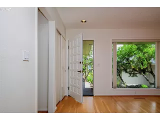 Photo #1: 21164826 Listing