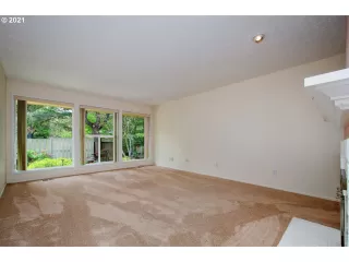 Photo #4: 21164826 Listing