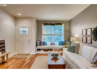 Photo #6: 21165478 Listing