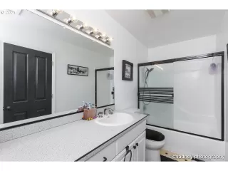 Photo #6: 21165827 Listing
