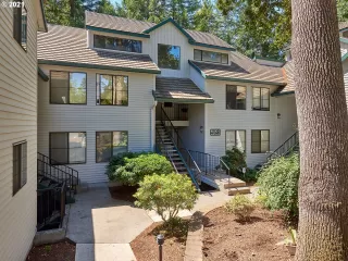 Photo #4: 21166629 Listing